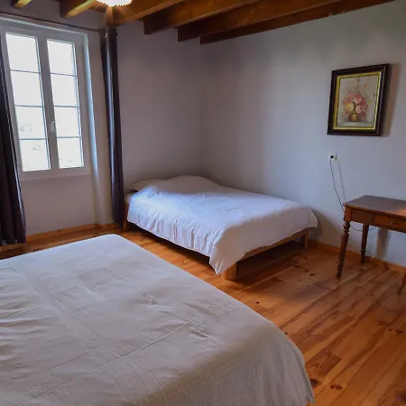 Spacious Holiday In With Garden Castelmoron-sur-Lot