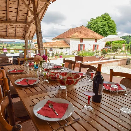 Spacious Holiday In With Garden * Castelmoron-sur-Lot