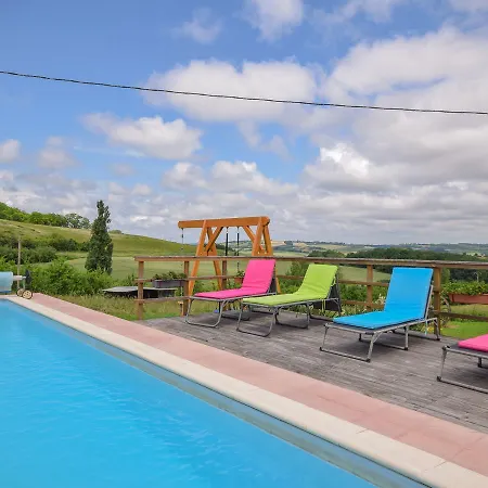 Spacious Holiday In With Garden