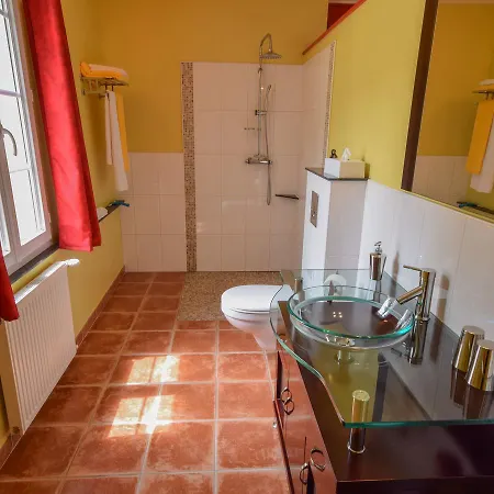 Spacious Holiday In With Garden Castelmoron-sur-Lot